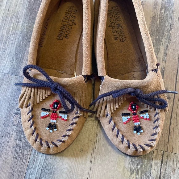 Minnetonka Thunderbird Moccasins - Picture 5 of 6